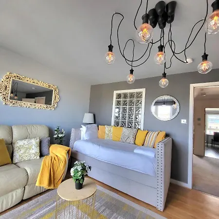 شقة 4 Separate Beds, Sleeps 6, Beautiful 2 Bed *