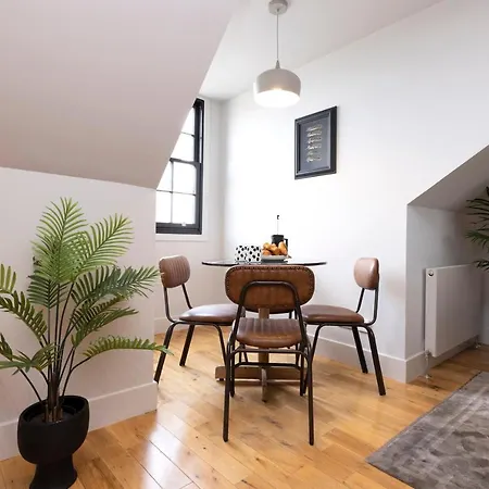 Joivy Luxury Flat Near Castle شقة *