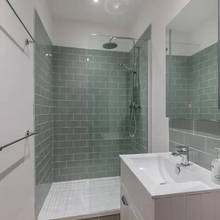 Joivy Glamorous Flat Near City Centre * Edinburgh