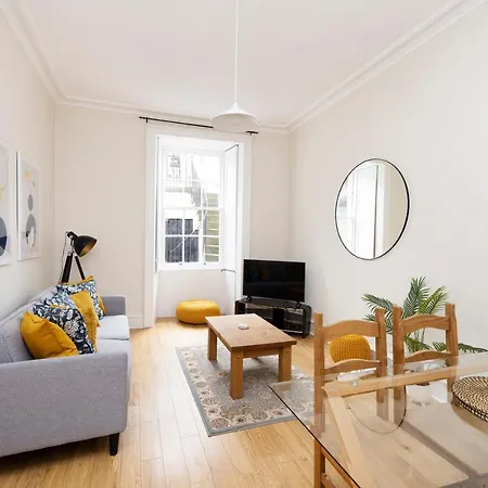 Joivy Chic Near Stockbridge Market * Эдинбург