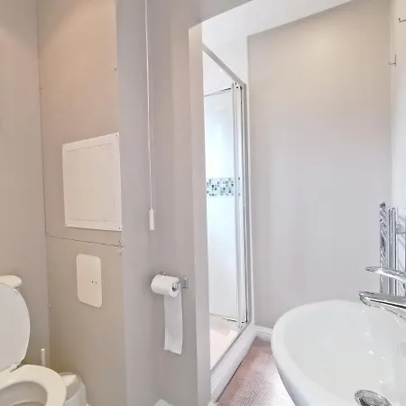 Séjour chez l'habitant Modern And Spacious Double&king Bedrooms Both With Private Bathrooms Édimbourg