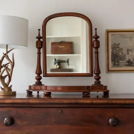 Lovely 3bd On The Royal Mile Apartment Edinburgh