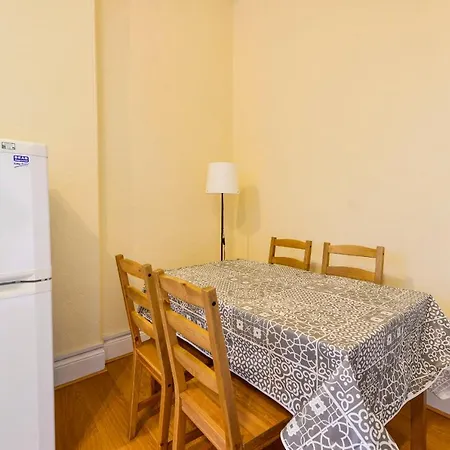Guestready - Enchanting 2 Bedroom Flat Near Edinburgh's Old Town * Edimburgo