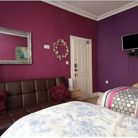 Drumdryan Large Central Apartment Edinburgh