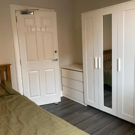 Apartment 3 Bed West Edinburgh