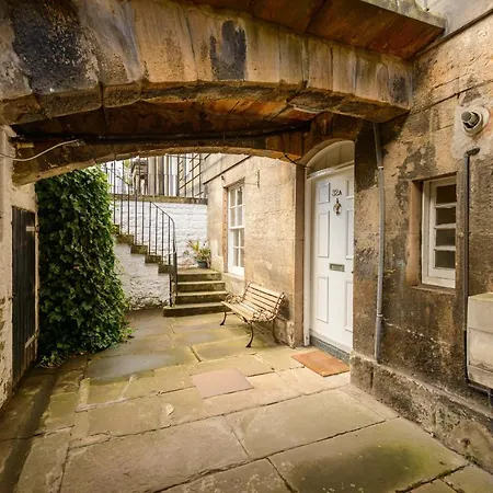 Lovely Apt Near Botanic Garden Edimburgo