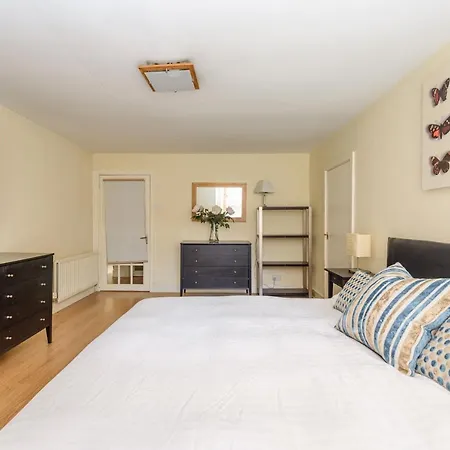 Lovely Apt Near Botanic Garden 公寓 *