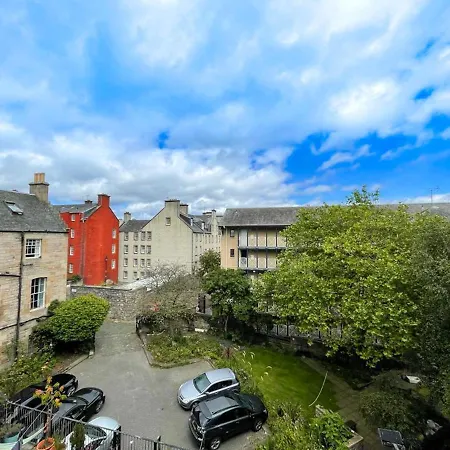 Charming 3 Bed In Old Town Apartamento Edimburgo
