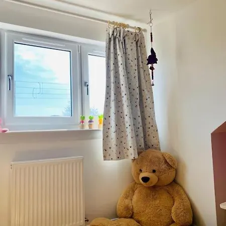 3 Bedroom Well Connected Family Free Parking *