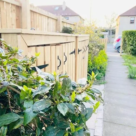 3 Bedroom Well Connected Family Free Parking