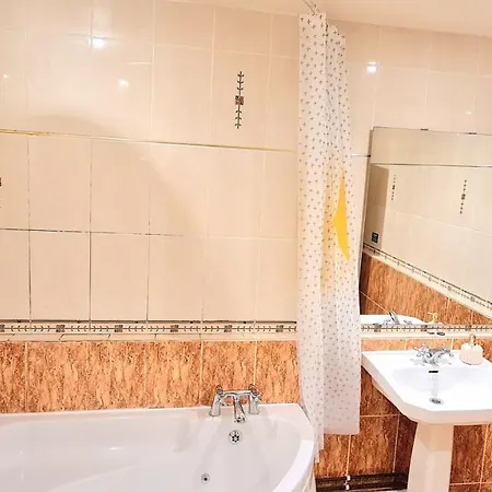 Luxury Five Bedroom Deluxe Duplex I Centre I Fully Equipped I Fountainpark Édimbourg