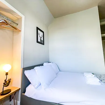 Charming 3 Bed In Old Town