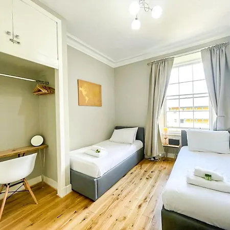 Apartamento Charming 3 Bed In Old Town Edimburgo