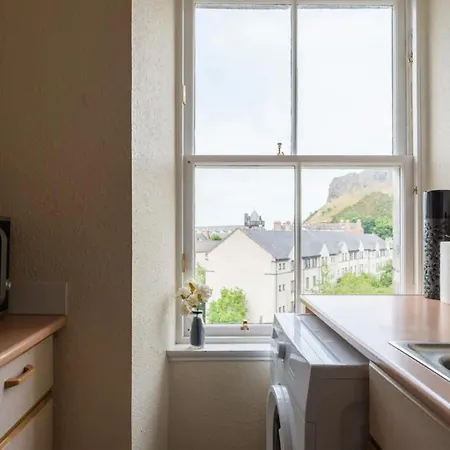 Cosy 2 Bedroom In Old Town