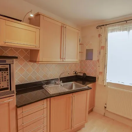 Picturesque Townhouse, Cobbled Street, With Garage * Edimburgo