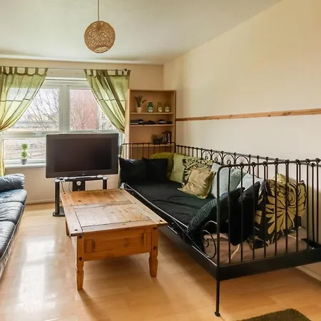 Edinburgh City Centre Aishia/Sakina Apartment Edinburgh