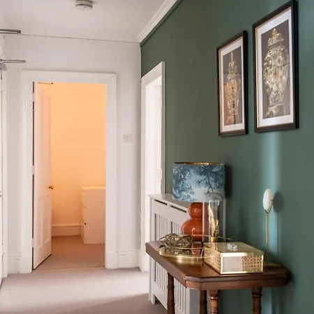 Lovely 3bd On The Royal Mile Edinburgh