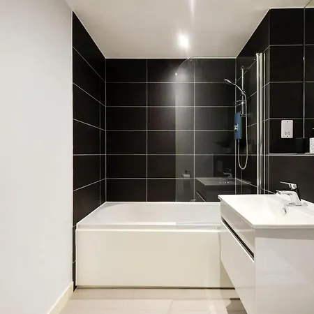 Apartment Guestready - Splendid Flat In Leith With Parking!