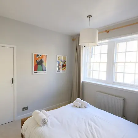 Mid-mile * Édimbourg