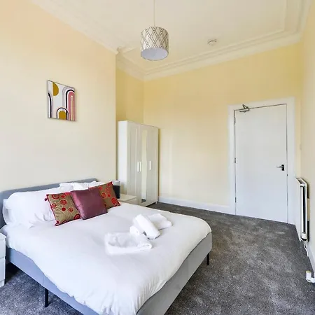Guestready - Enchanting 2 Bedroom Flat Near Edinburgh's Old Town Apartment