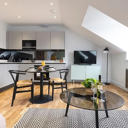 Dragon Luxury Serviced At Alva Street