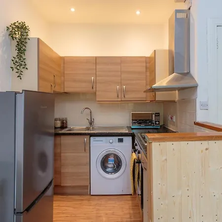 One Bedroom Just A 10 Min Walk From Center!