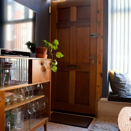 Cozy 1 Bedroom Near The Centre Сasa de vacaciones *