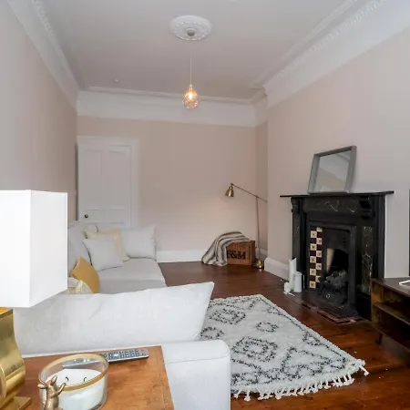 Pass The Keys Renovated And Spacious 2beds Flat In Quiet Area Apartment *