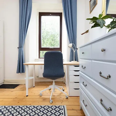Altido Vibrant Flat Near Fountain Park *