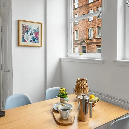 Cozy With Character Lovely Apartment Edinburgh