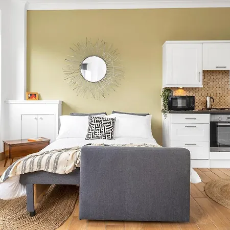 Cozy With Character Lovely Apartment *