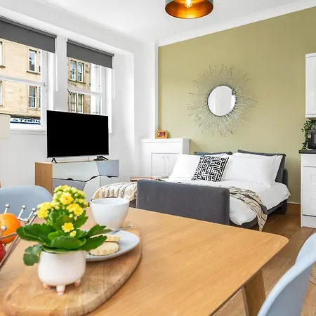 Apartment Cozy With Character Lovely Edinburgh