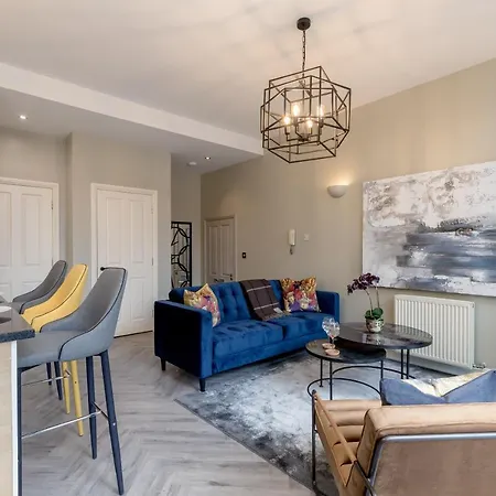 Royal Mile By Joivy *