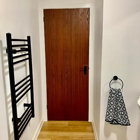 Apartment Charming Modern Cosy 2 Bedroom Flat Close To Town *