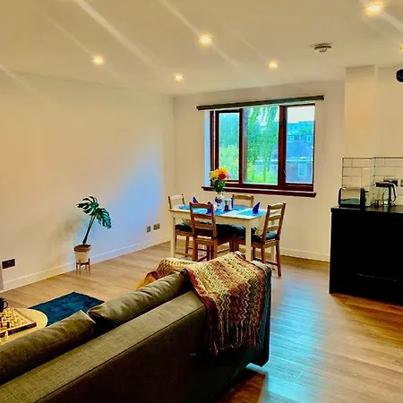 Charming Modern Cosy 2 Bedroom Flat Close To Town Apartment Edinburgh
