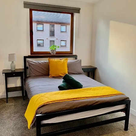 Charming Modern Cosy 2 Bedroom Flat Close To Town *