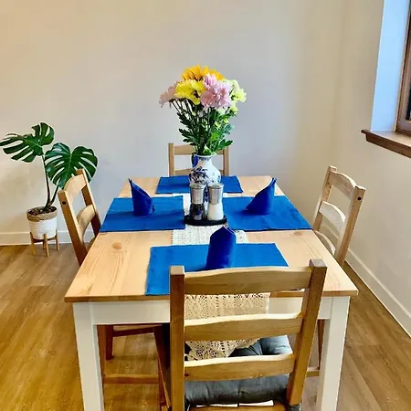 Charming Modern Cosy 2 Bedroom Flat Close To Town * Edinburgh