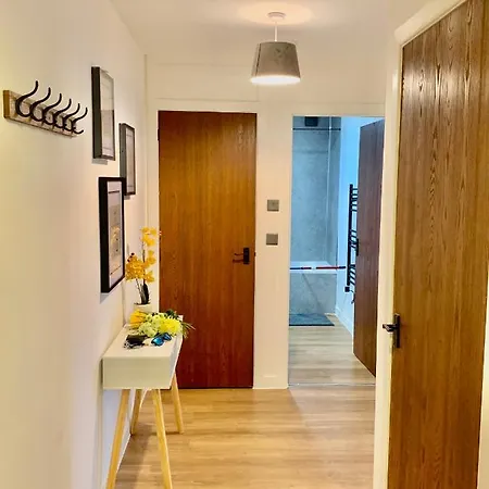 Apartment Charming Modern Cosy 2 Bedroom Flat Close To Town *
