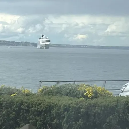 Apartment Stunning Waterfront Western Harbour *