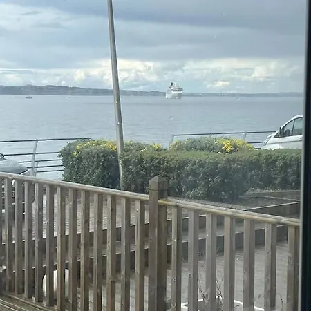 Stunning Waterfront Western Harbour *