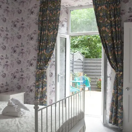 Centre Escape With Private Garden Διαμέρισμα Εδιμβούργο