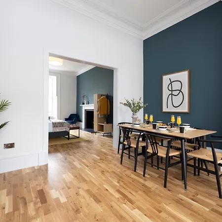 Dragon Luxury Serviced At Alva Street