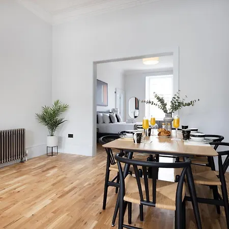 Appartamento Dragon Luxury Serviced At Alva Street Edimburgo