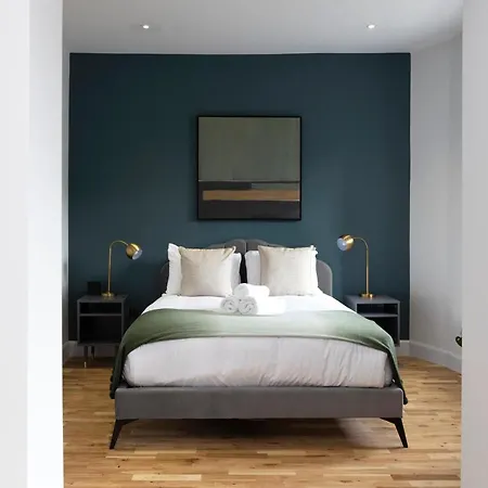 Dragon Luxury Serviced At Alva Street Daire