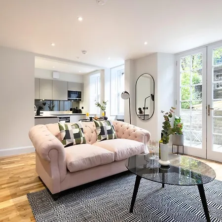 Appartamento Dragon Luxury Serviced At Alva Street Edimburgo