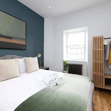 Appartamento Dragon Luxury Serviced At Alva Street Edimburgo