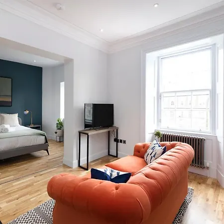 Appartamento Dragon Luxury Serviced At Alva Street Edimburgo