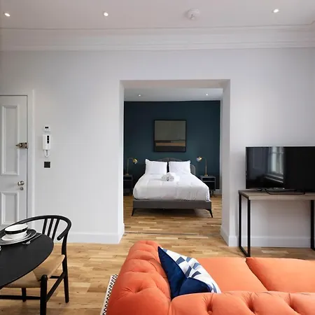 Dragon Luxury Serviced At Alva Street