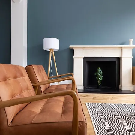 Dragon Luxury Serviced At Alva Street Apartment