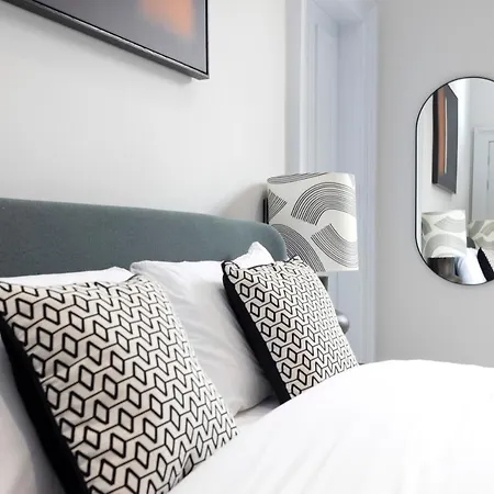 Appartamento Dragon Luxury Serviced At Alva Street Edimburgo